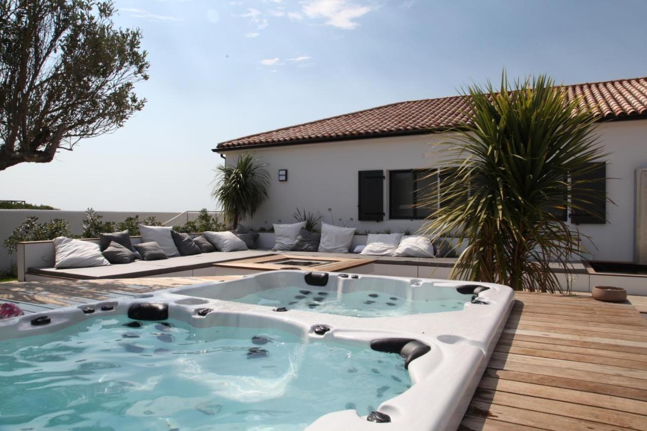 Villa La Sardane B&BLe Plomb エクステリア 写真