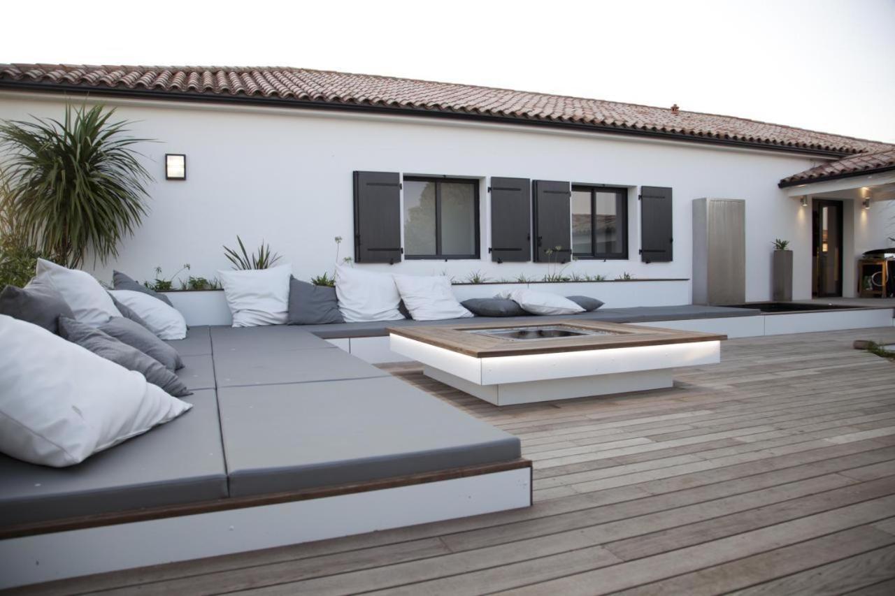 Villa La Sardane B&BLe Plomb エクステリア 写真